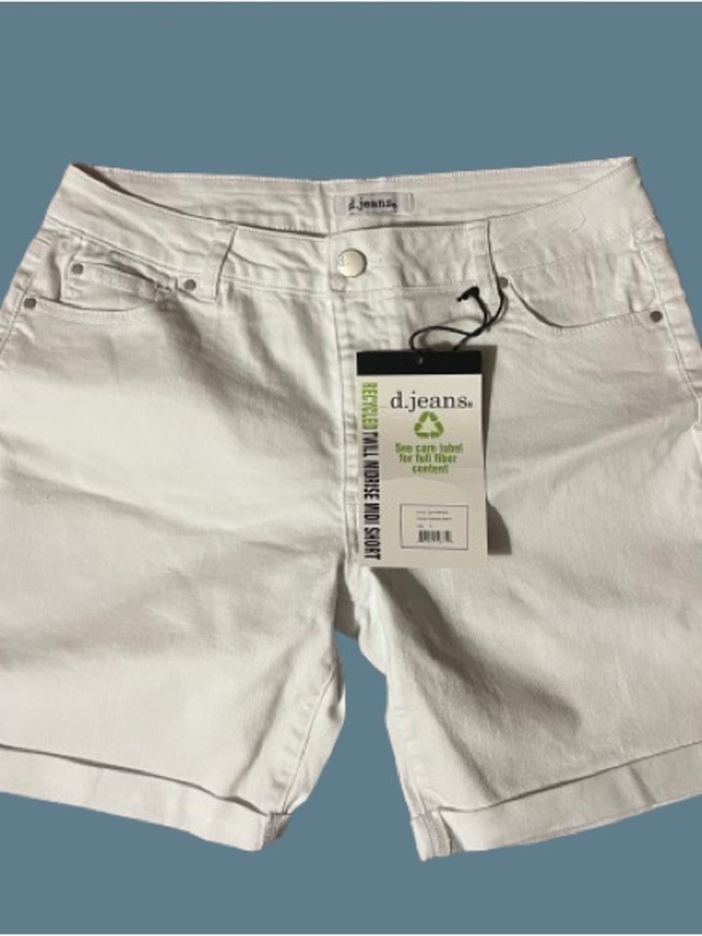 d. jeans White Mid-Length Cuffed Women's Shorts NWT Size 10 - Picture 3 of 5